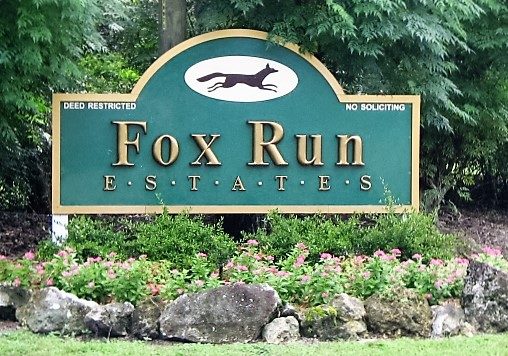 Fox Run Estates entrance sign